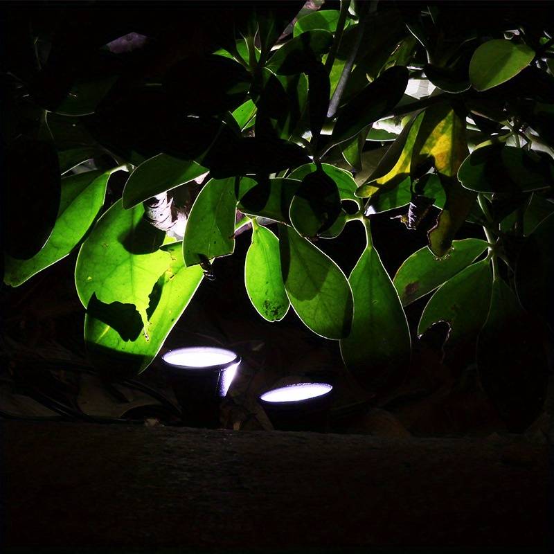 Spots Solaire Extérieur de Pelouse Ultra-Lumineuses (Lot de 8  + 2 Offertes)